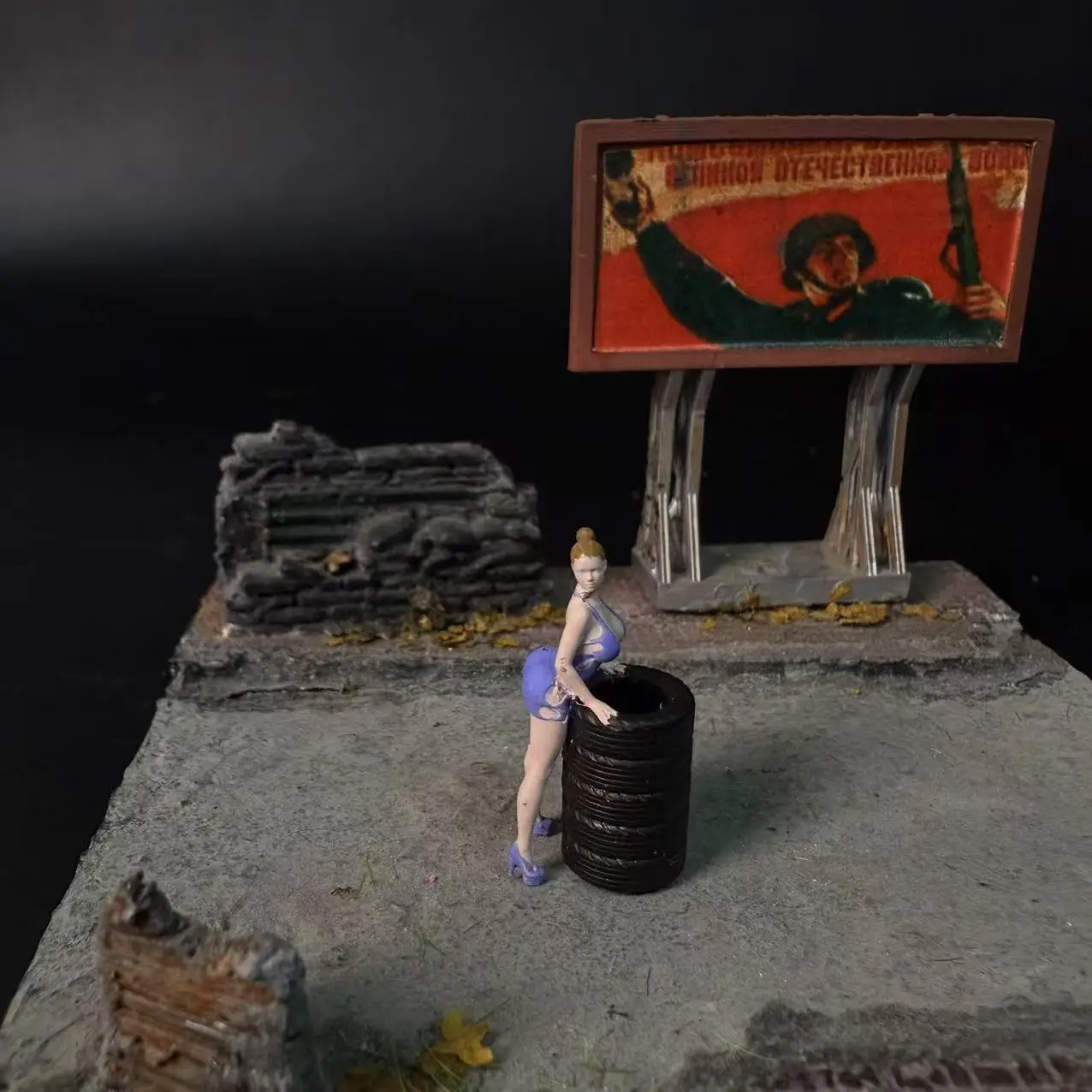 

1/64 Resin Model Car Miniature Girl Scene Props Diorama