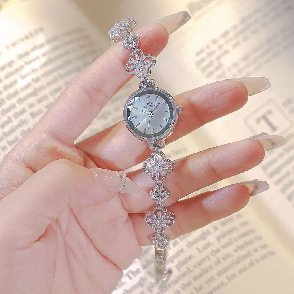 Women's Watch Elegant Lucky Four Leaf Clover Bracelets Quartz Watches Gift For Girls 2025 New High Quality Waterproof Wristwatch