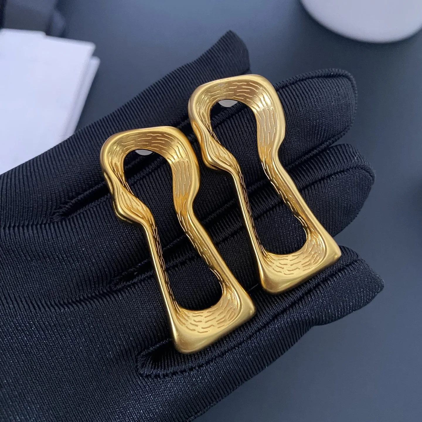

Europe Fashion Geometric Brass Gold Plated Earrings Woman Unique Design Luxury Brand Jewelry Accessories