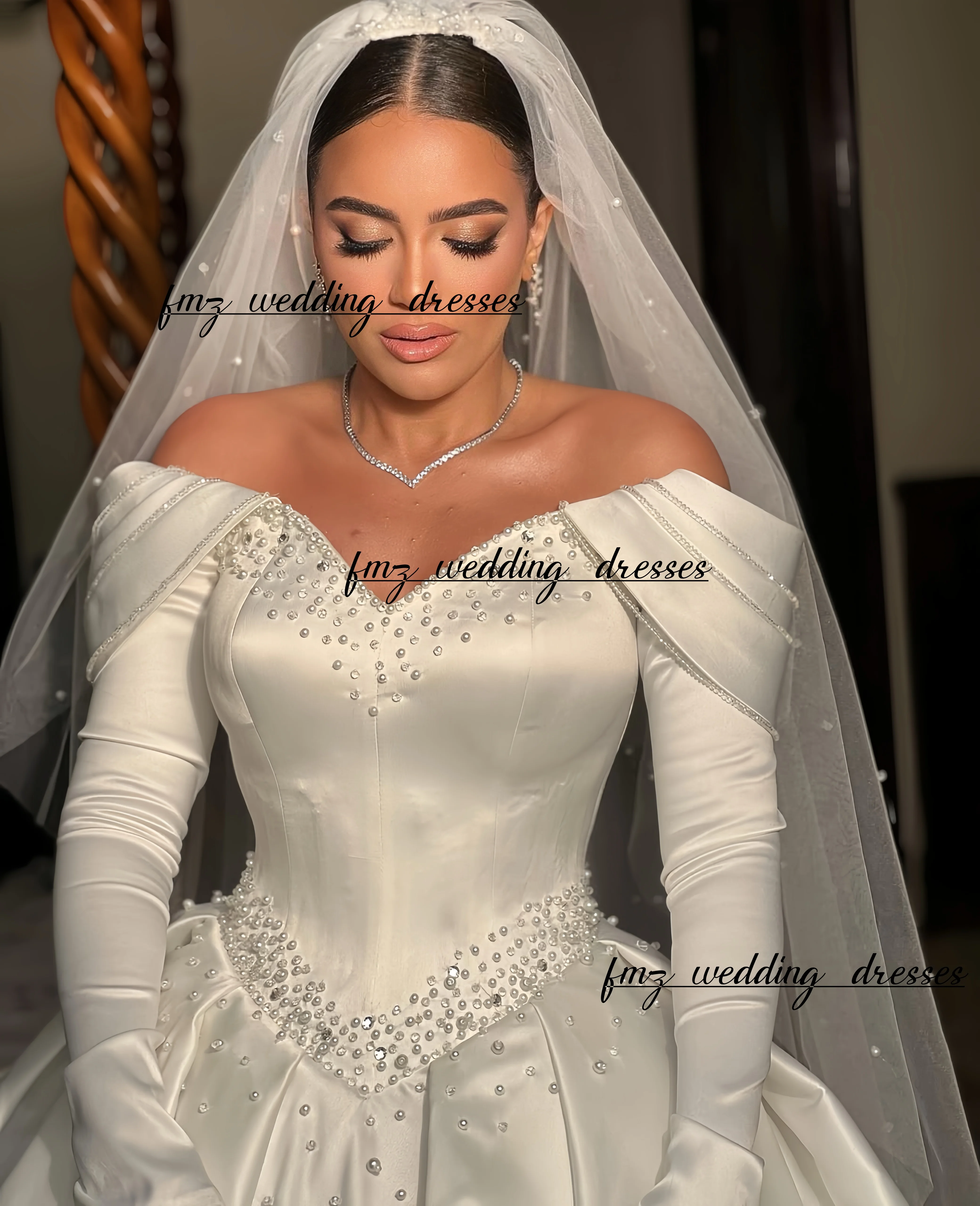 Maßgeschneidertes Satin-Hochzeitskleid mit herzförmigem Kragen und langen Ärmeln, Vestidos de Novia, Amanda Novias, Amanda Novias, offiziell