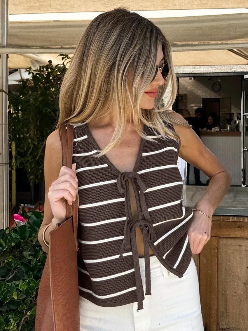 

Parc Fee Winter Loose Brown Women's Warm 2025 Sexy V-Neck Sleeveless Vest Sweater Elegant Classic Lace-Up Top Fgemale Clothing