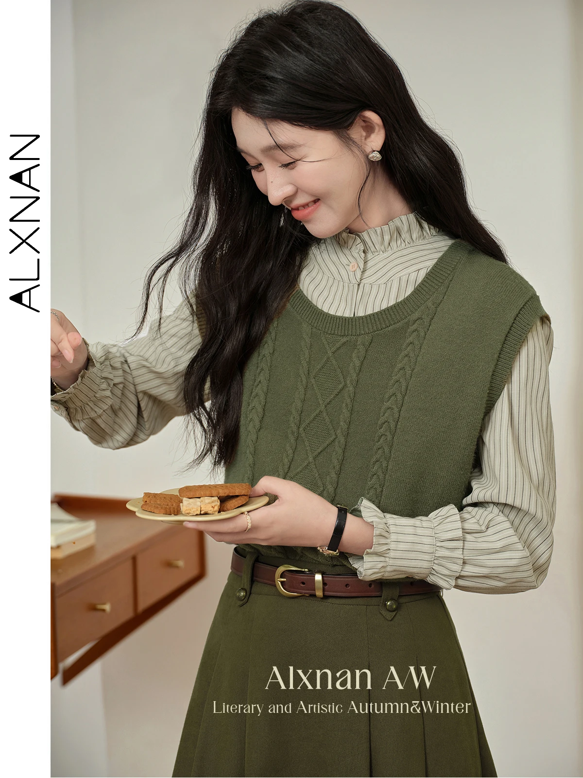 ALXNAN Women's Retro Knit Sweater Vest Trendy Olive-green O-neck 2024 Fall Winter Loose Sleeveless Top Sold Separately QYM002235