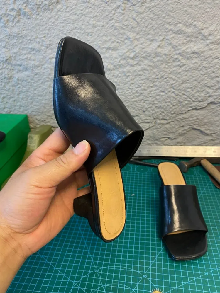 Summer Fashion Womens Horsehide Comfortable Genuine Leather Open Toe Wearing Outside Slippers Casual Slip On Chunky Heel Shoes