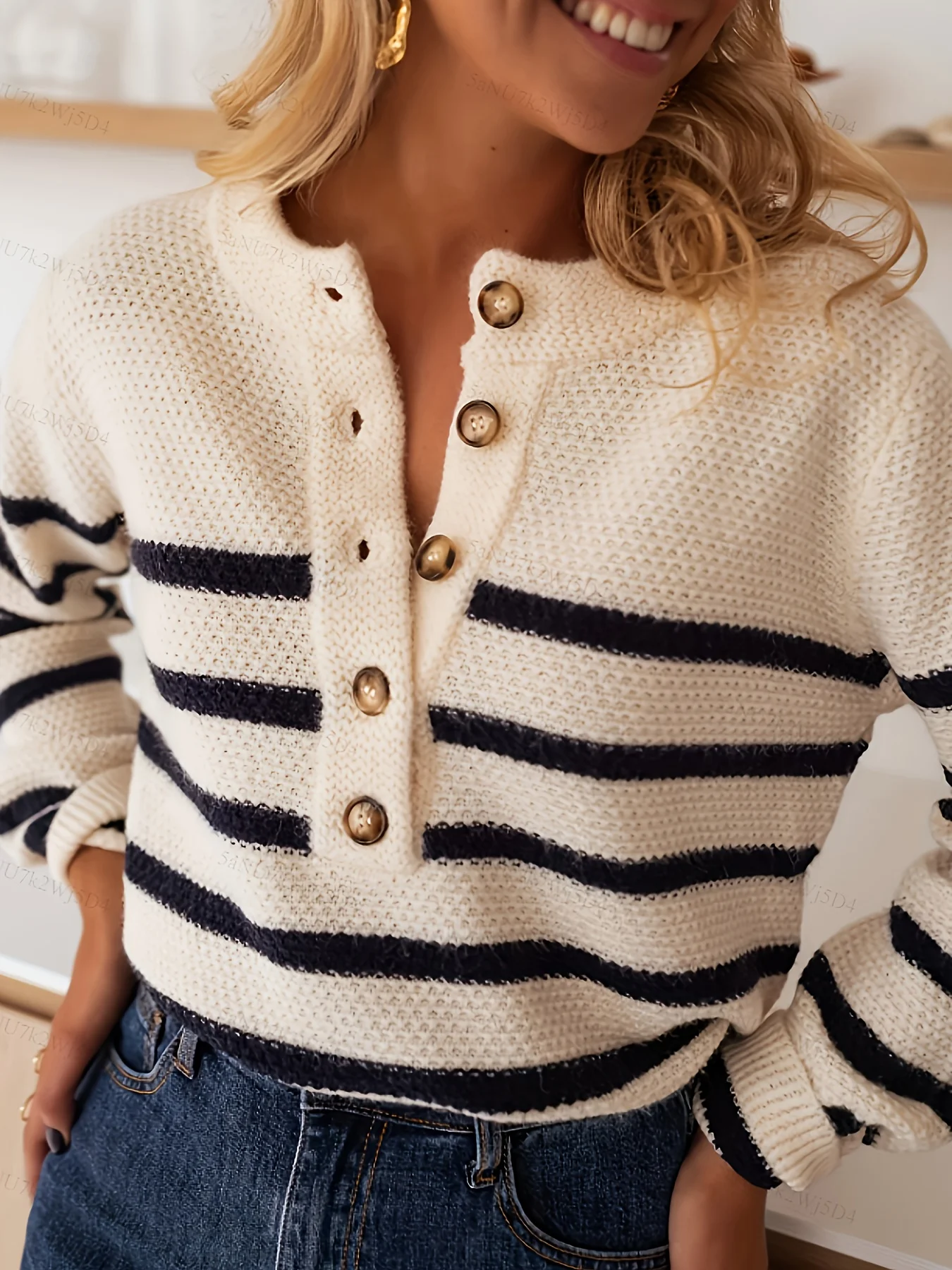 Modischer und lässiger Twist-Strickpullover
