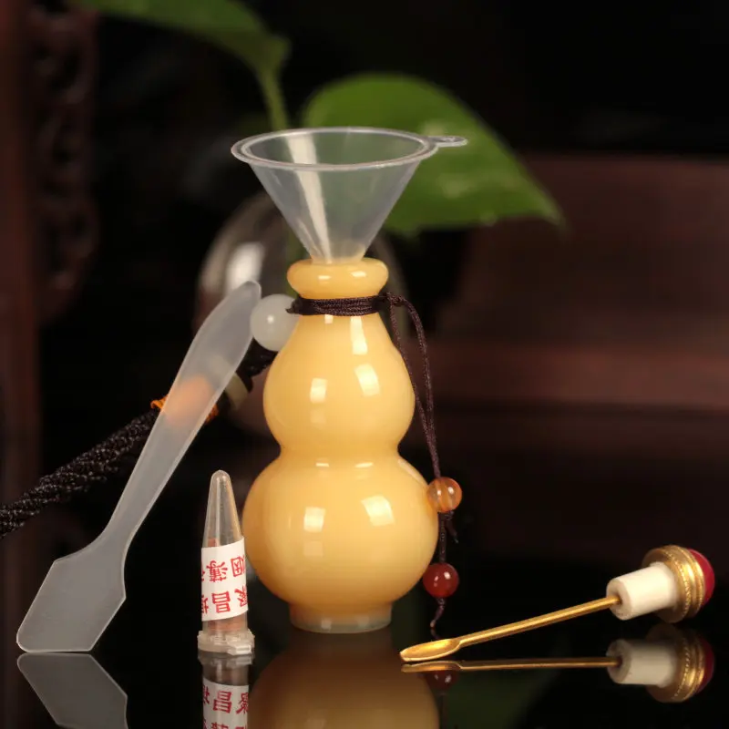 Hand‑Blown Glass Snuff Bottle  - огляд і ціна Decorative Mirror