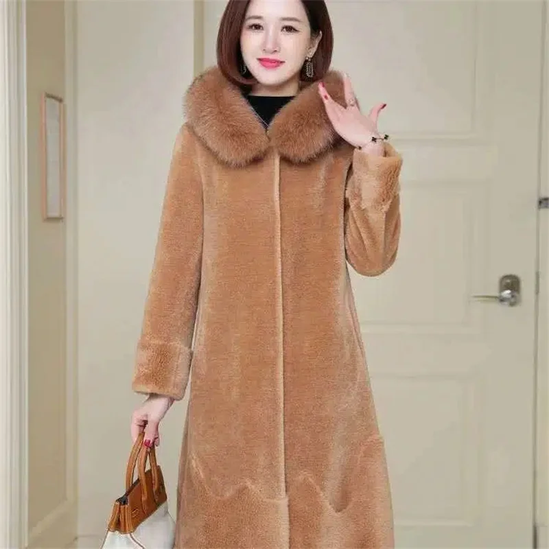 Nice New Sheep Shearing Coat Jacket Women Winter Faux Fur Overcoat Middle-aged Female Hooded Windproof And Warm Coats