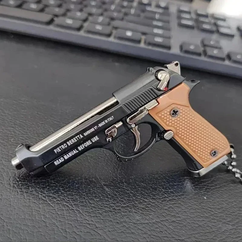 체중계 BERETTA 92F 모델 합금 권총 키체인, 미니 장난감 총 무기 모델 금속 키체인, 성인 어린이 생일 선물, 1:3