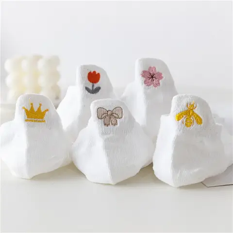 3/5 Pairs Women's Japanese Kawaii Socks Embroidered Flowers/Bees/Crowns Thin No-Show Boat Socks for Summer Cute School Casual
