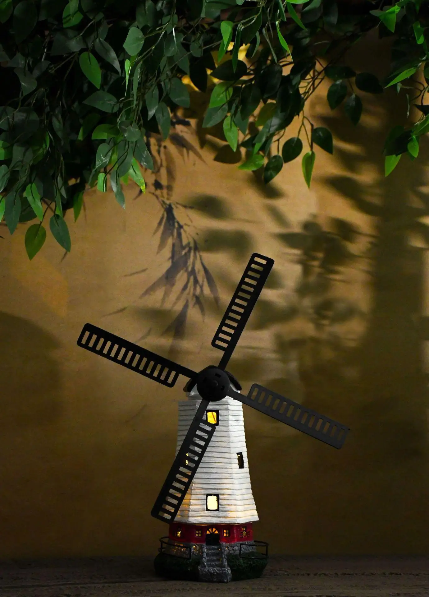 Cross-border Solar Light Resin Craft Ornament, Outdoor Waterproof Garden Courtyard Light Ornament, Rotating Dutch Windmill