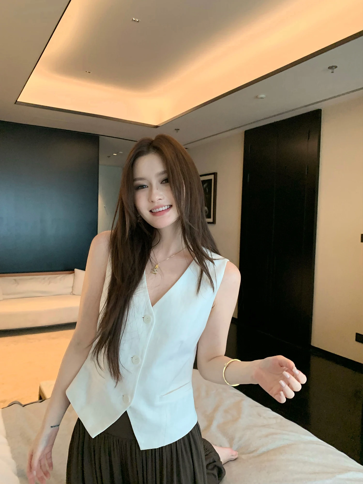 Pusumede Intellectual Classic Women's Slim Fit Vest Collarless Sleeveless Top Cotton Linen Material Commute Wear Summer Style