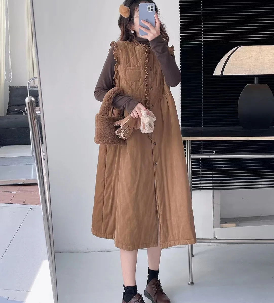 سترة قطنية مبطنة بنقشة مربعات مع أزرار أمامية وحواف دانتيل طويلة على شكل حرف A، تصميم حلو مضاد للشيخوخة للنساء الشابات