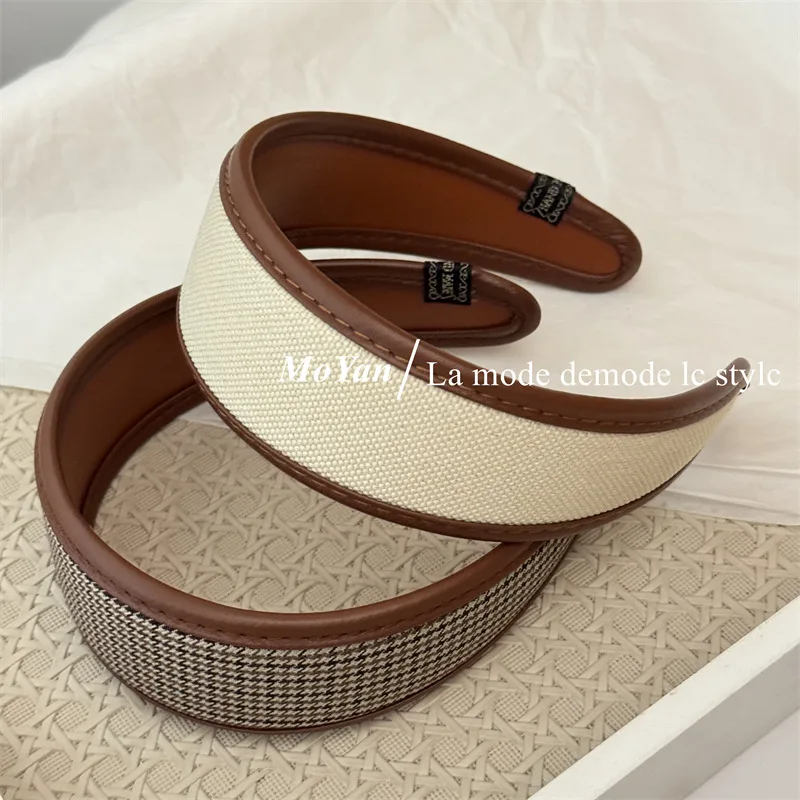 

Light luxury Y2K fashionable plaid headband, classic retro versatile wide edge headband, feminine temperament versatile headband