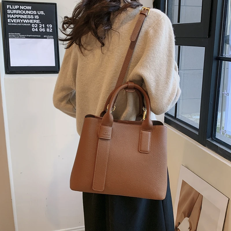 

Fashionable Solid Color PU Sense of Luxury Shoulder Bags for Women 2026 New Style Large Capacity Casual Commute Crossbody Bags