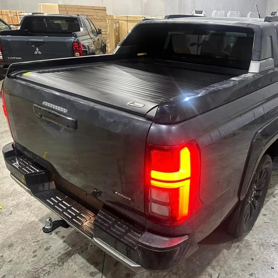 

Retractable Tonneau Cover for Triton L200 Anti-Theft Rolling Lid Roll N Lock
