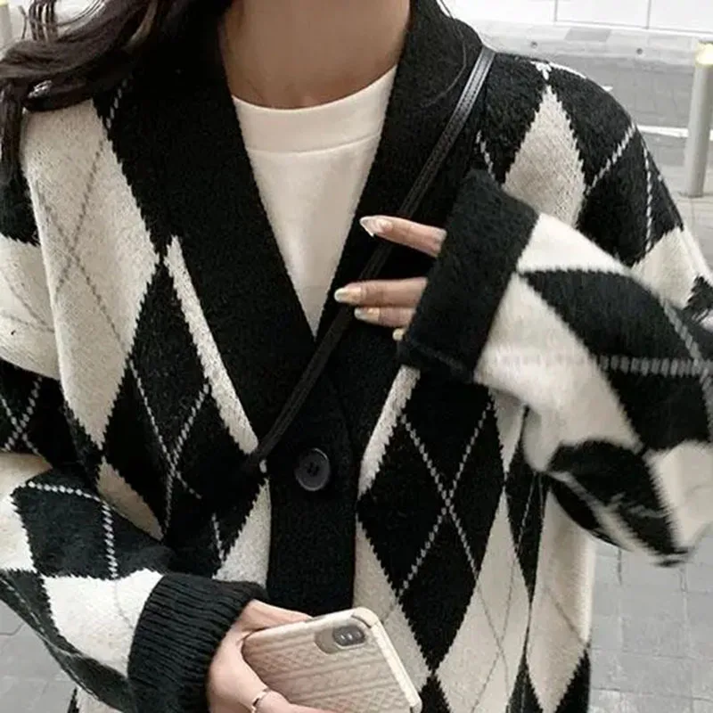 Harajuku Diamond Plaid Cardigan Female Japanese Style Vintage Thicken Knitted Coat Women Wild Single-Breasted V-Neck Cardigans