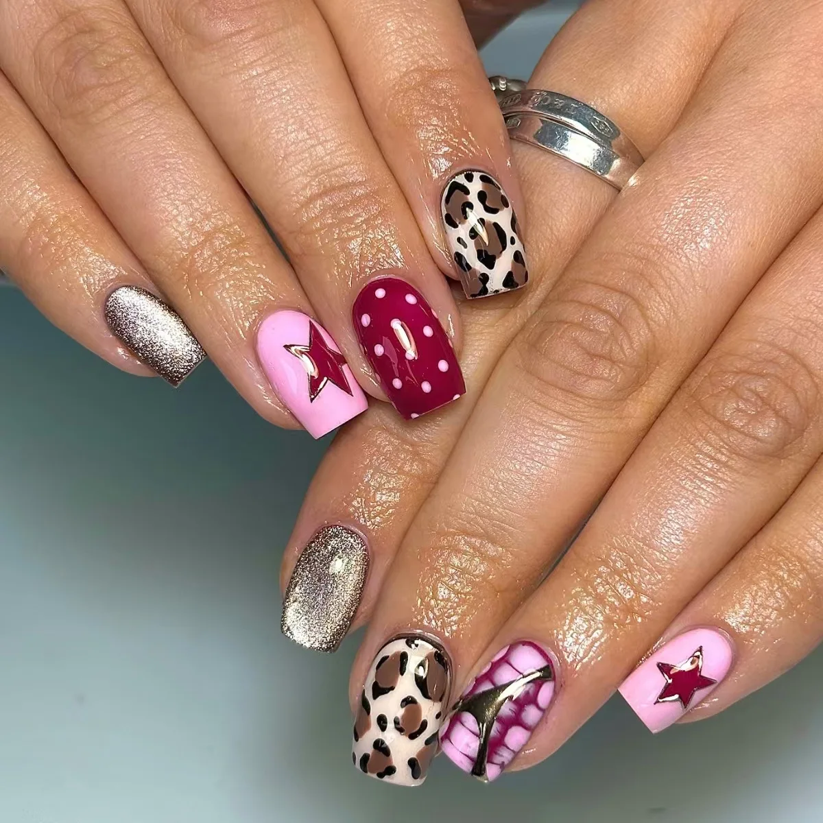 

24PCS Pink Milk Pattern Almond Press on Nails with Love Star Y2K Hot Sweet Design Romantic Valentines Day False Nails for Girls