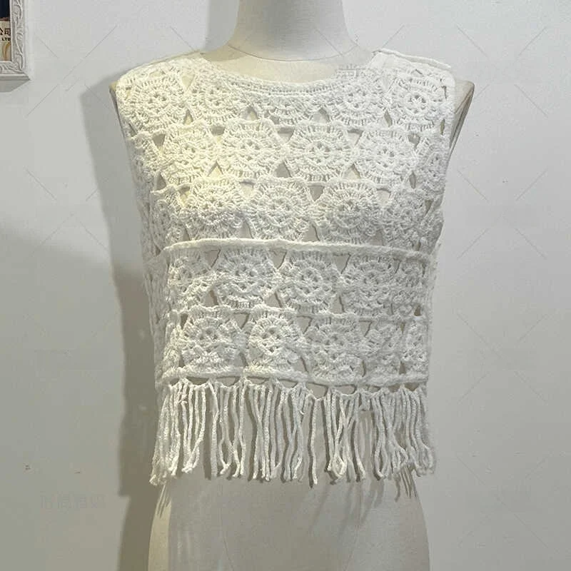 

Faionable Yanie Hollow out Tassel Svel Vest Summer Trendy Outerwear Floral Top Knitted Sweater for Women