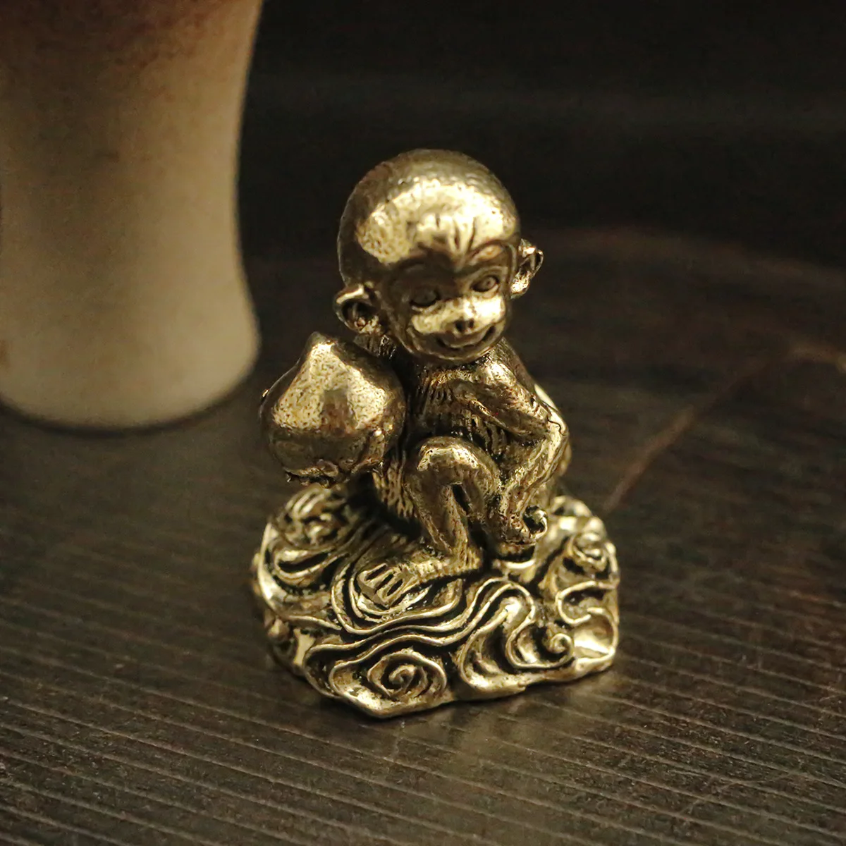 1/2Pcs Brass Zodiac Monkey Peach Picking Home Tabletop Ornament Decorative Crafts Animal Ornament
