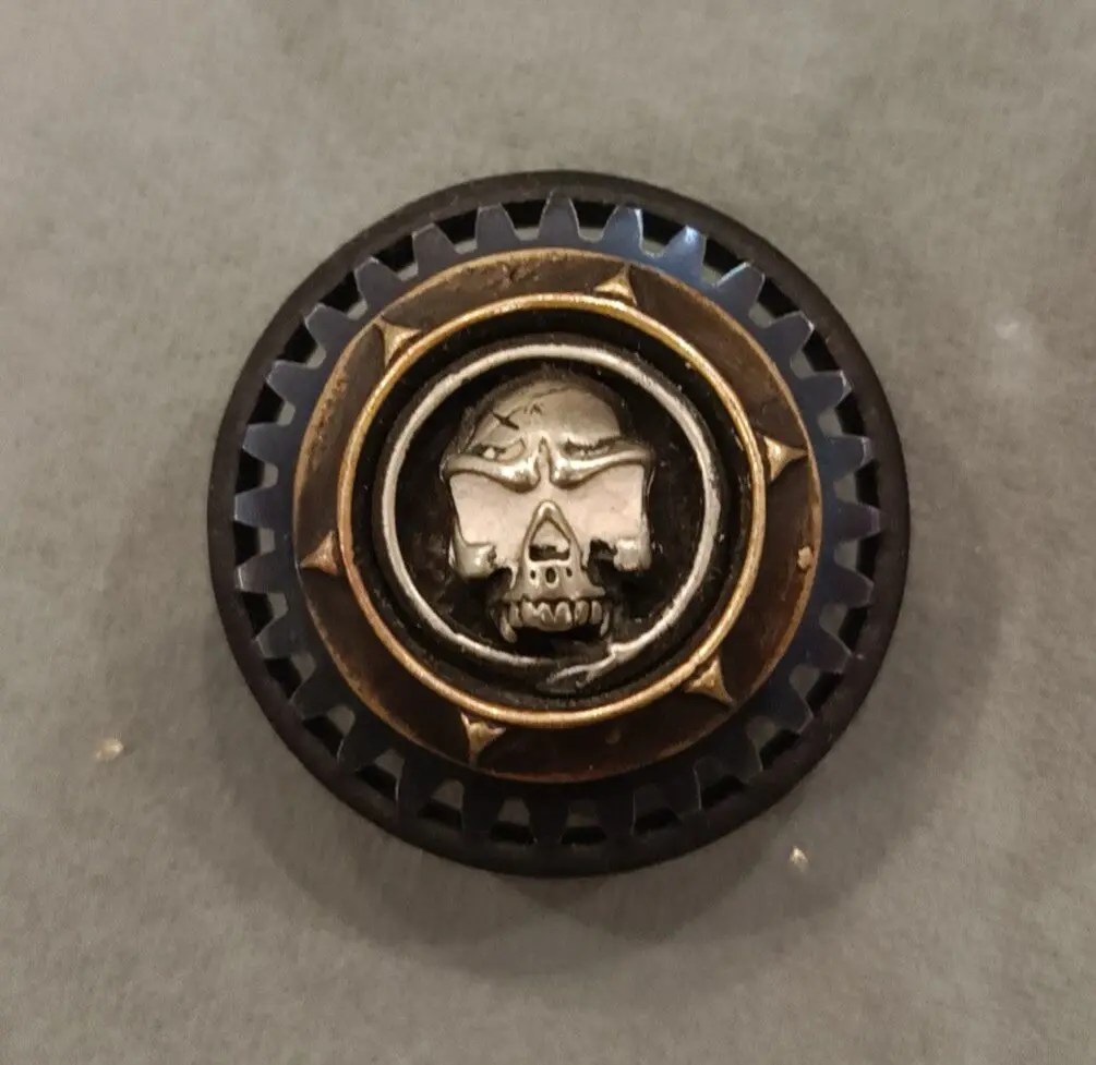 Used EDC Dark! Pure Handmade Luminous Skull, Fingertip Gyro, Metal Material Sprocket Fidget Spinner