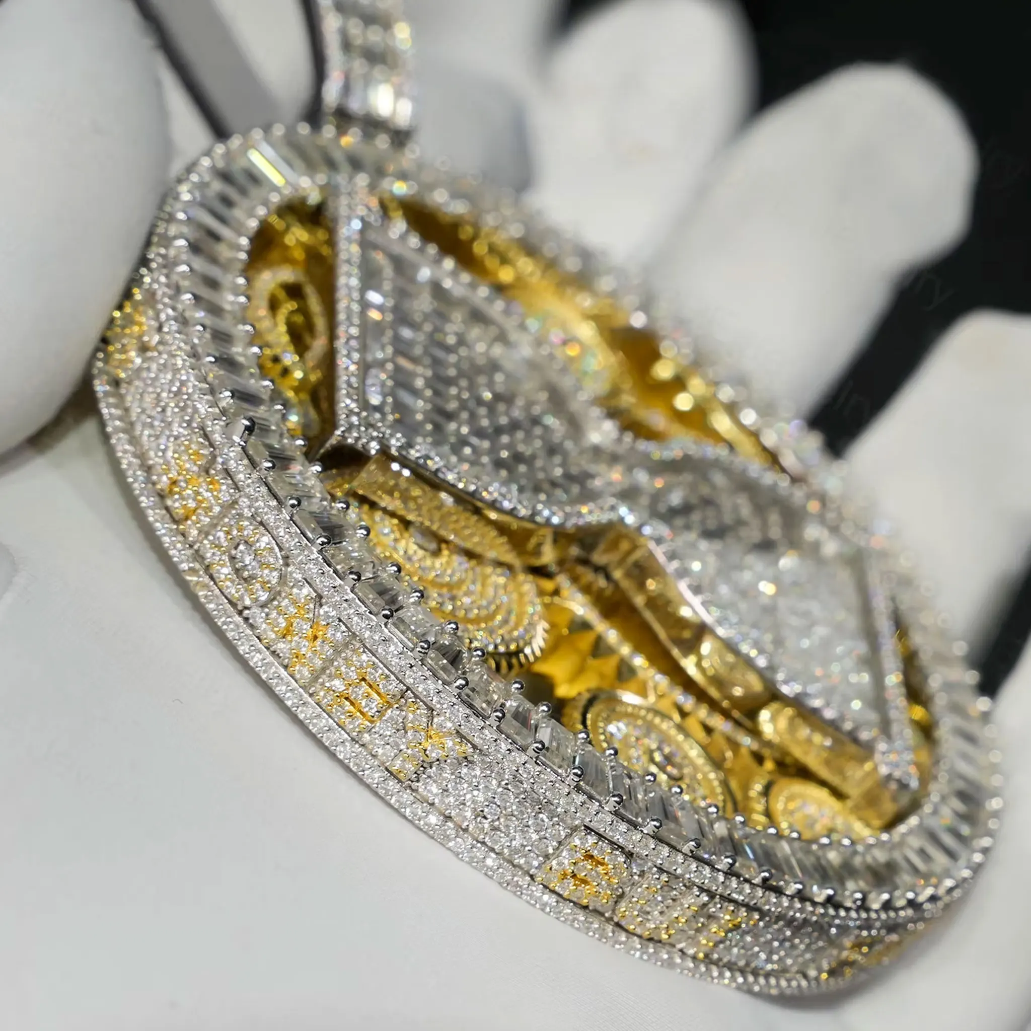 Luxury Rotatable Hourglass Pendant Necklace That Can Be Paired With Cuban Chains For Street Parties, Decorations, Jewelry Items,