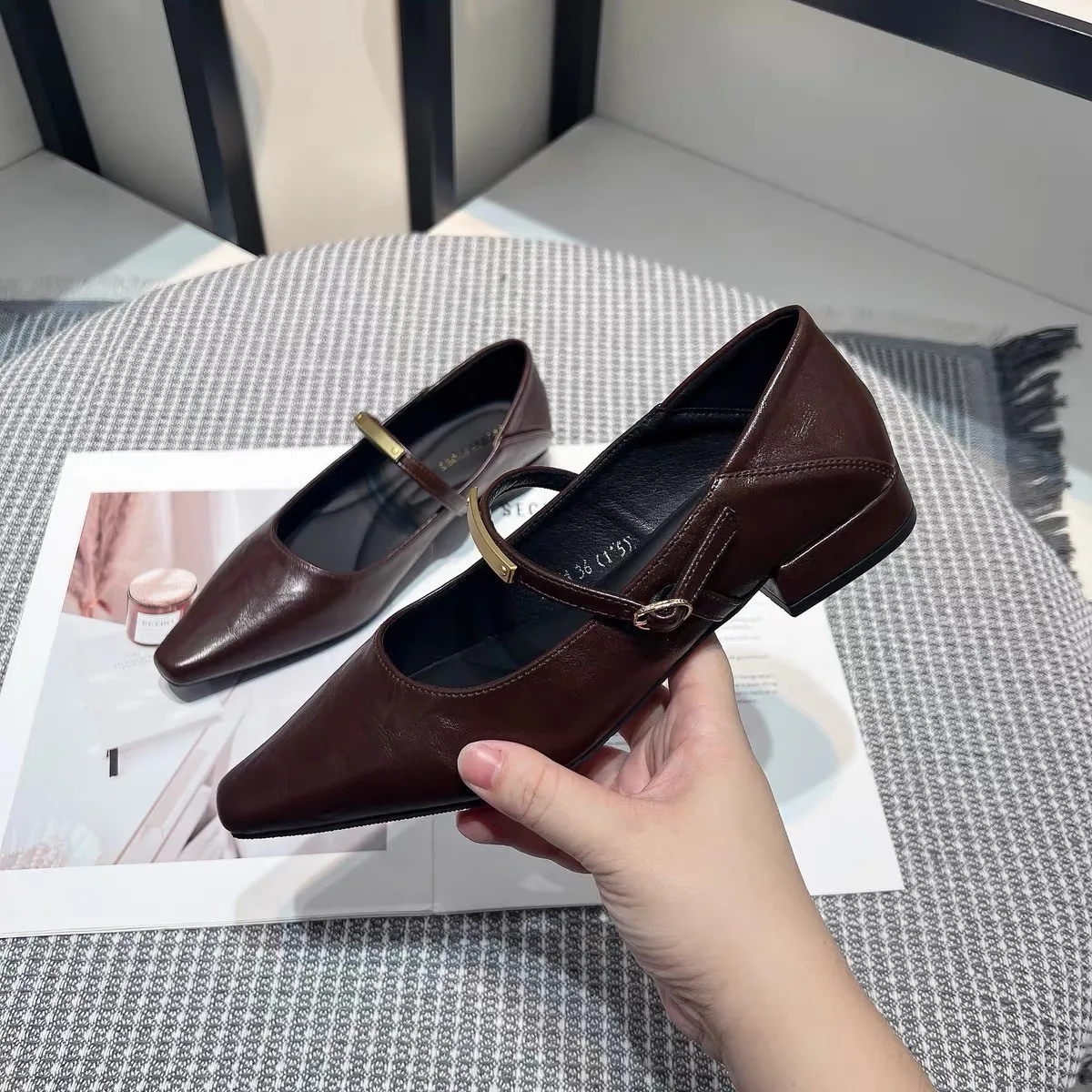 New Summer Women's Shoes Minimal Retro Square Head Low Heeled Shoes Casual Comfortable Soft Sole Non Slip Ladies Sandals