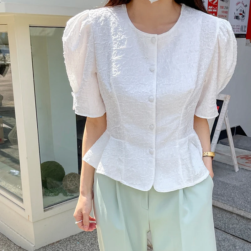 

Ele Bubble Sve ort Sve Women's irt Loose Waist Design Summer 2023 Faionable White irt Korean Sle Casual Wear