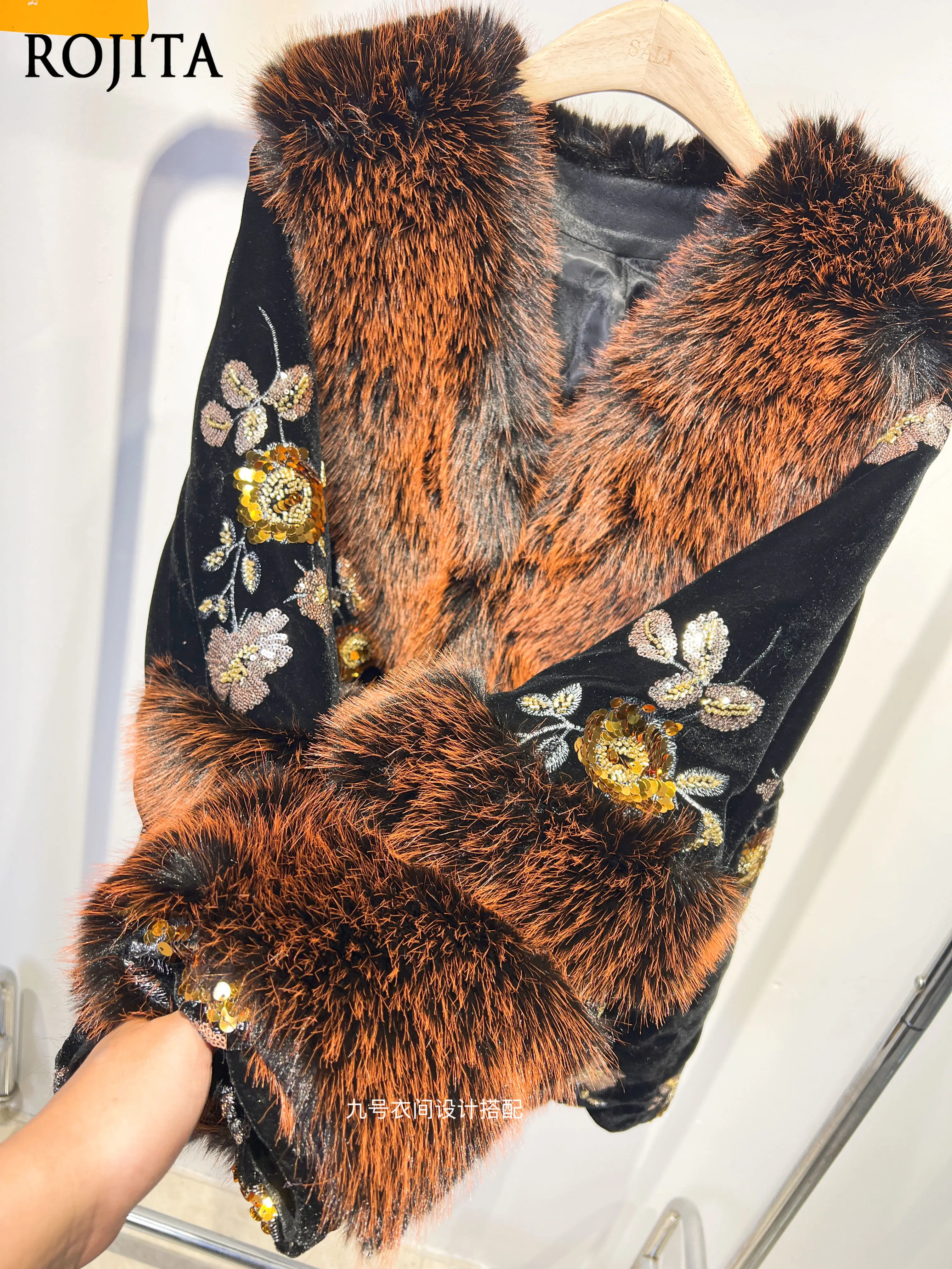 

Женское пальто с пайетками из искусственного меха, новинка 2023 года, модное европейское пальто из норкового меха, светское теплое пальто из искусственного меха, зимнее женское пальто