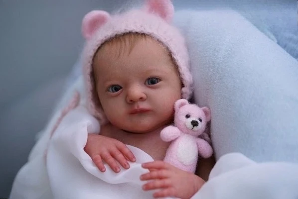 NPK 19''Fatto a mano di alta qualità incompiuto non verniciato parti di bambola fai da te Reborn Vera con corpo in tessuto occhi casuali