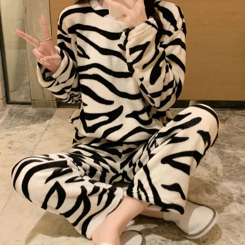 Zebra Stripes Sleepwear Women Pajama Sets Fleece Pants Sets 2 Pieces Winter Piiama Korean Night Wears Long Sleeve Warm Home Suit