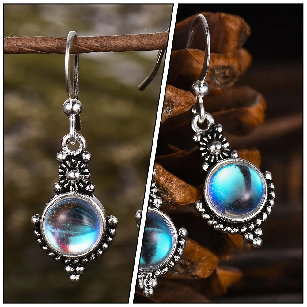 

1Pair Moonstone Earrings Delicate Handcrafted Look Stylish Exquisite Detailing Perfect for Special Occasions Women