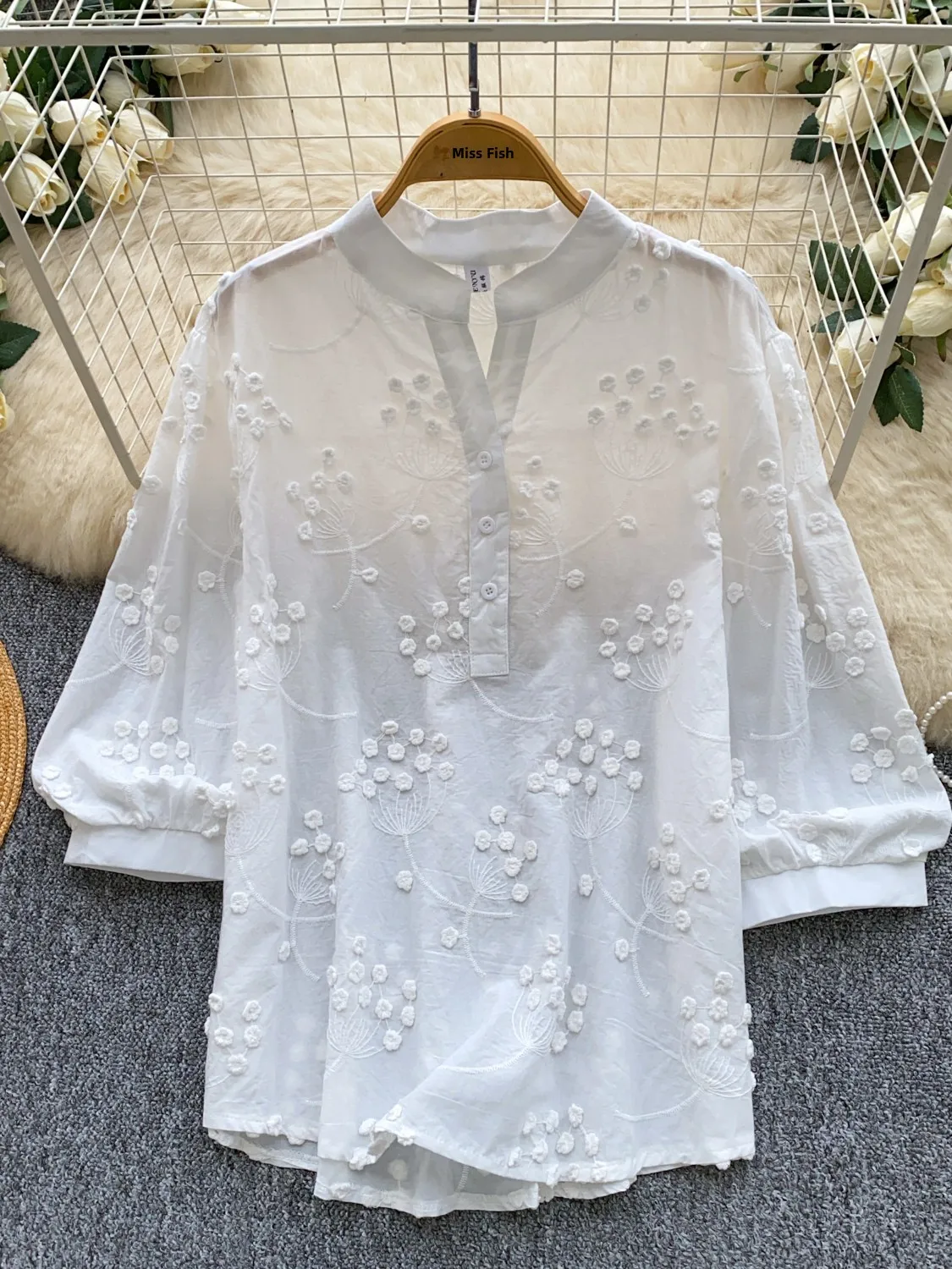 Korean Style Embroidered Flower Long Sleeve Loose Cardigan White Slimming Commute Top Women's Fashion Autumn Wear 2026
