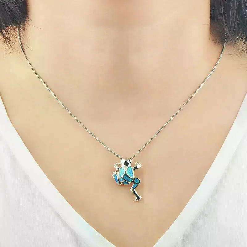 Inlay Blue Imitation Opal Frog Necklace Pendant Gifts For Women Chic Animal Jewelry for Graduation Casual Outings