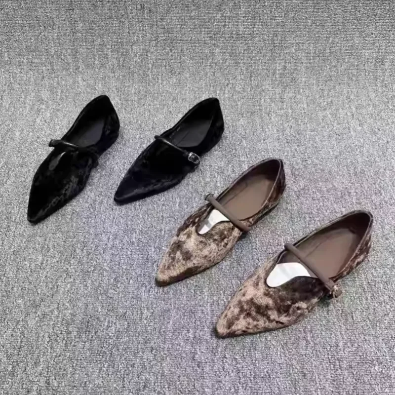 

New Women Velvet Flat Shoes Fashion Point Toe Slip On Ladies Elegant Mary Jane Shoes Soft Flat Heel Outdoor Dress Shoes