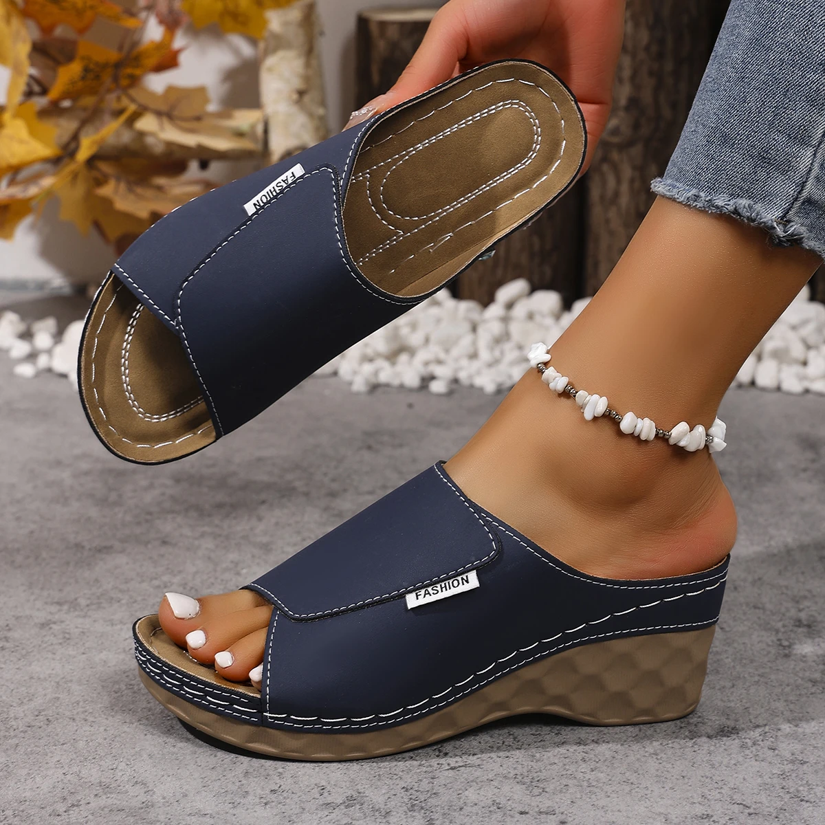 الصيف النساء منصة النعال في الهواء الطلق الصنادل الفاخرة خفيفة الوزن أسافين أحذية النساء شباشب على الموضة غير رسمية المنزل الشرائح النساء