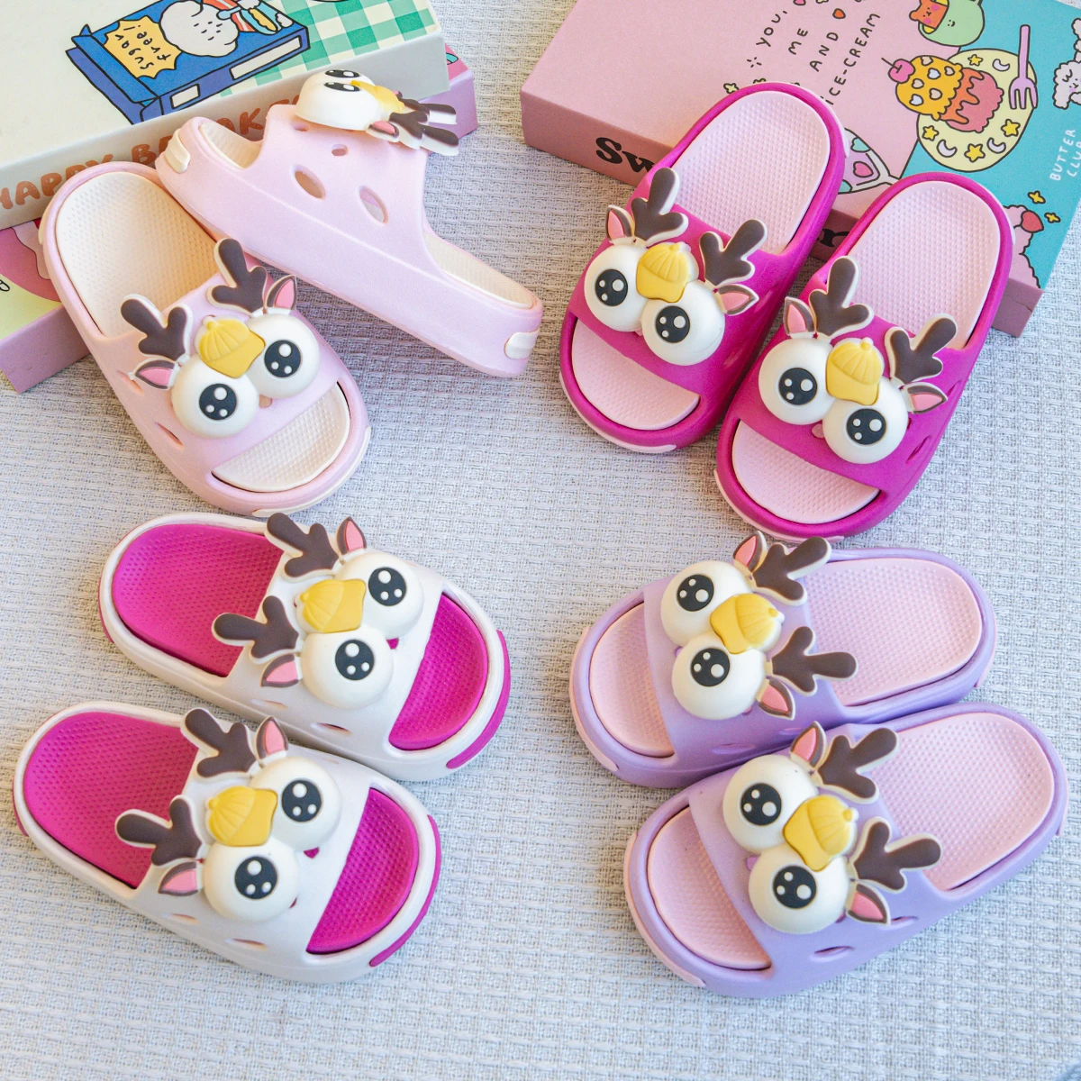 

New Trendy Cartoon Deer Antler Eye Design Versatile Girls' Eva Slippers, Fashionable Dual-Color Soft-Soled Non-Slip Sandals 831