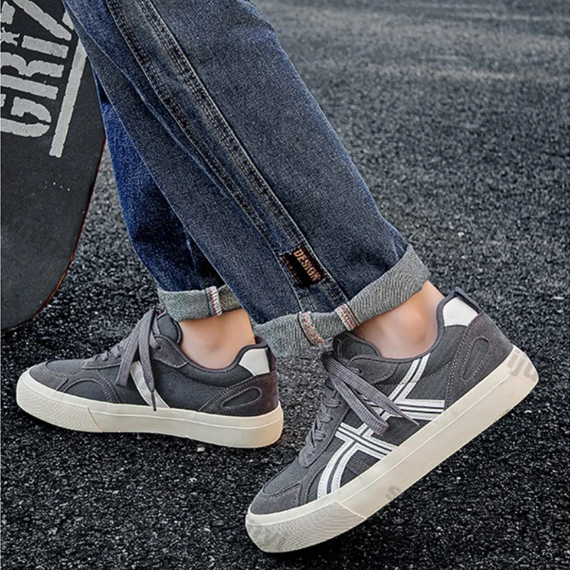 

Men's Canvas Shoes 2025 Autumn New Trend Lightweight Comfortable Board Shoes Outdoor Non Slip Fashion Lace Up Casual Sneakers