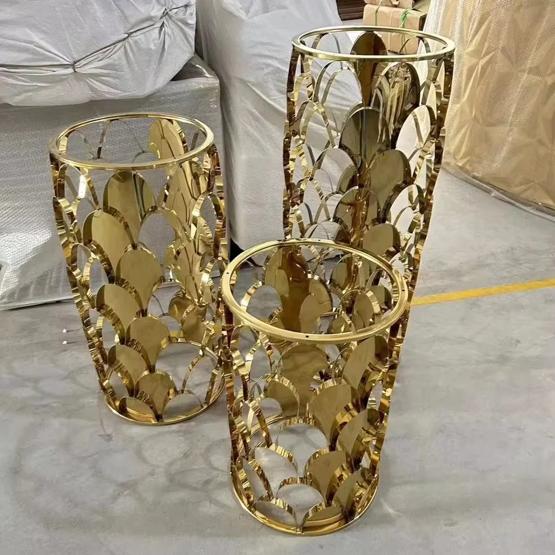 ft-Party Rentals Decoration Cake Flowers Stands Glam Pedestals With a Scale Pattern%