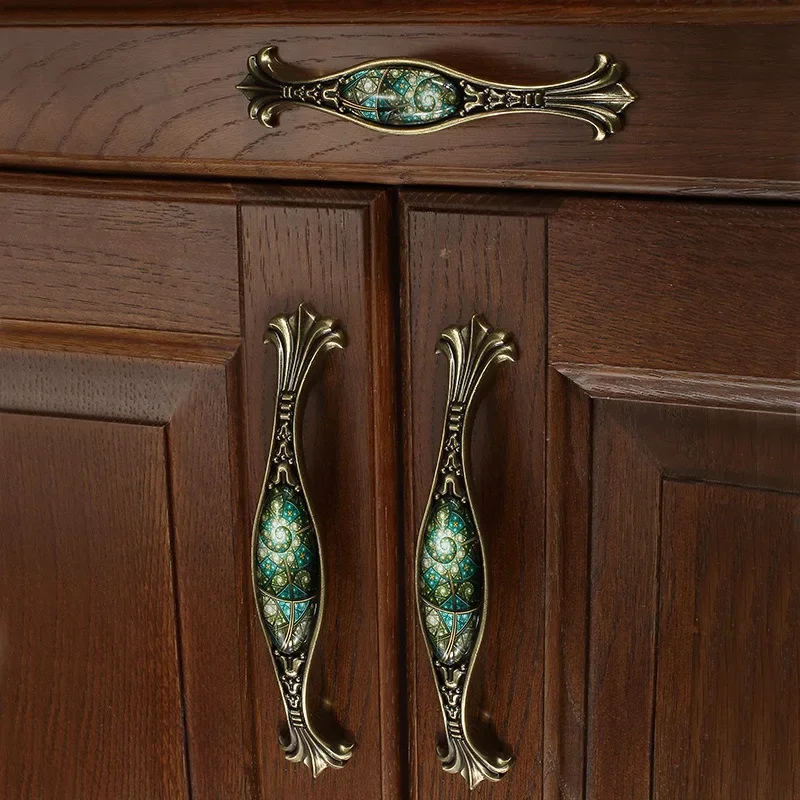 Vintage Furniture Handles Elegant Bronze Kitchen Cabinet Knobs and Handles Wardrobe Cupboard Door Handle Closet Drawer Pulls