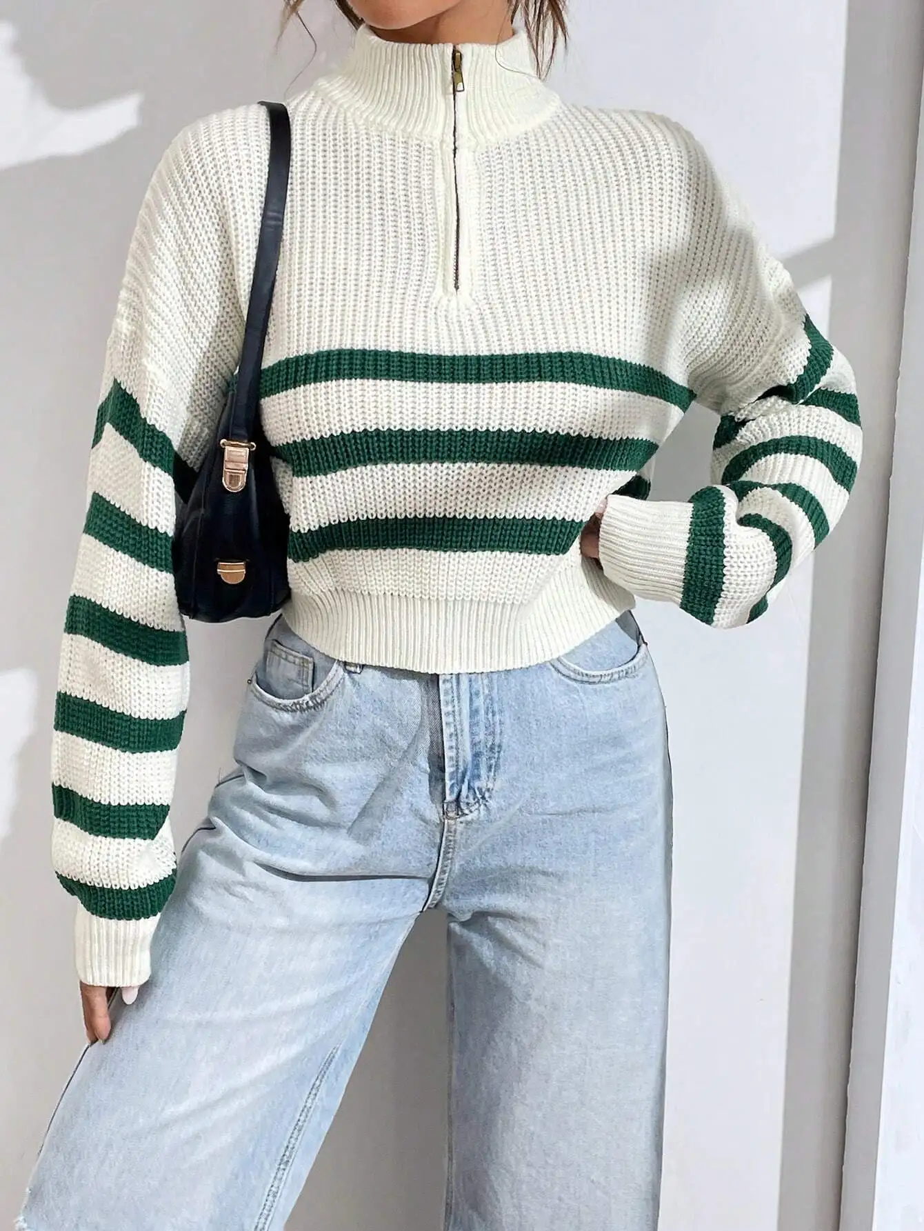 Grün-weiß gestreifter Raglan-Pullover mit halbem Reißverschluss, langärmliges Strickoberteil für lässige Herbst-Outfits