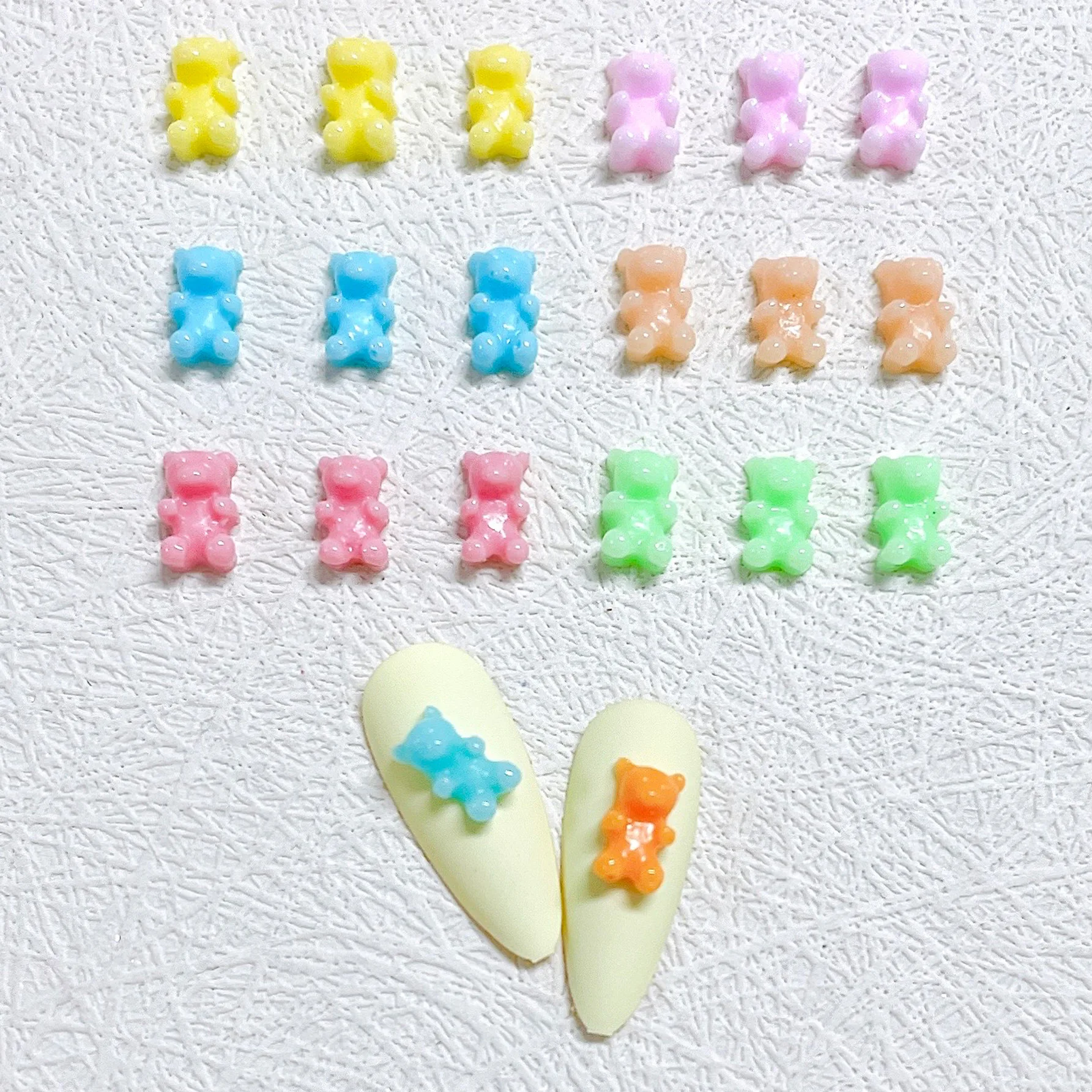 50Pcs Sugar Bear Parts Nail Charms Mixed Colorful Mini Candy Cream Bears Nails Accessories 3D Cute Manicure Rhinestones 4*6.5mm