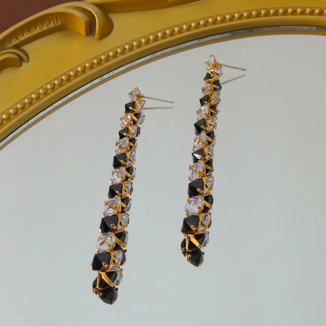 Medieval Vintage Retro Fashion Temperament Niche Long Black and White Zircon Stud Earrings High-end Silver Needle Earrings