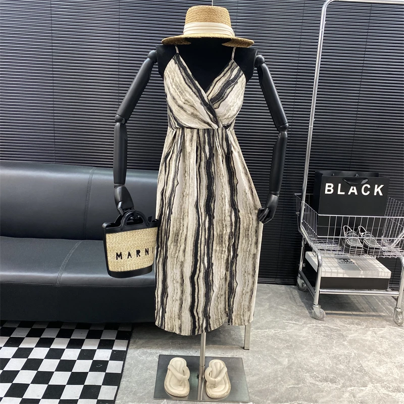 

New 2022 fashion Designer new style Famous brand Retro stripe V-neck Suspender dress sexy Temperamental dress