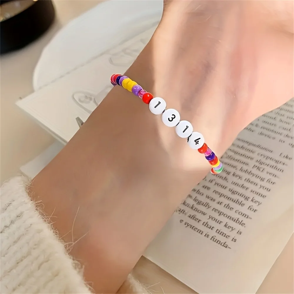 100/200/300/400/500/600pcs Acrylic Black and White Numbers with Red Heart Beads Alphabet Beads Spacer Beads for DIY