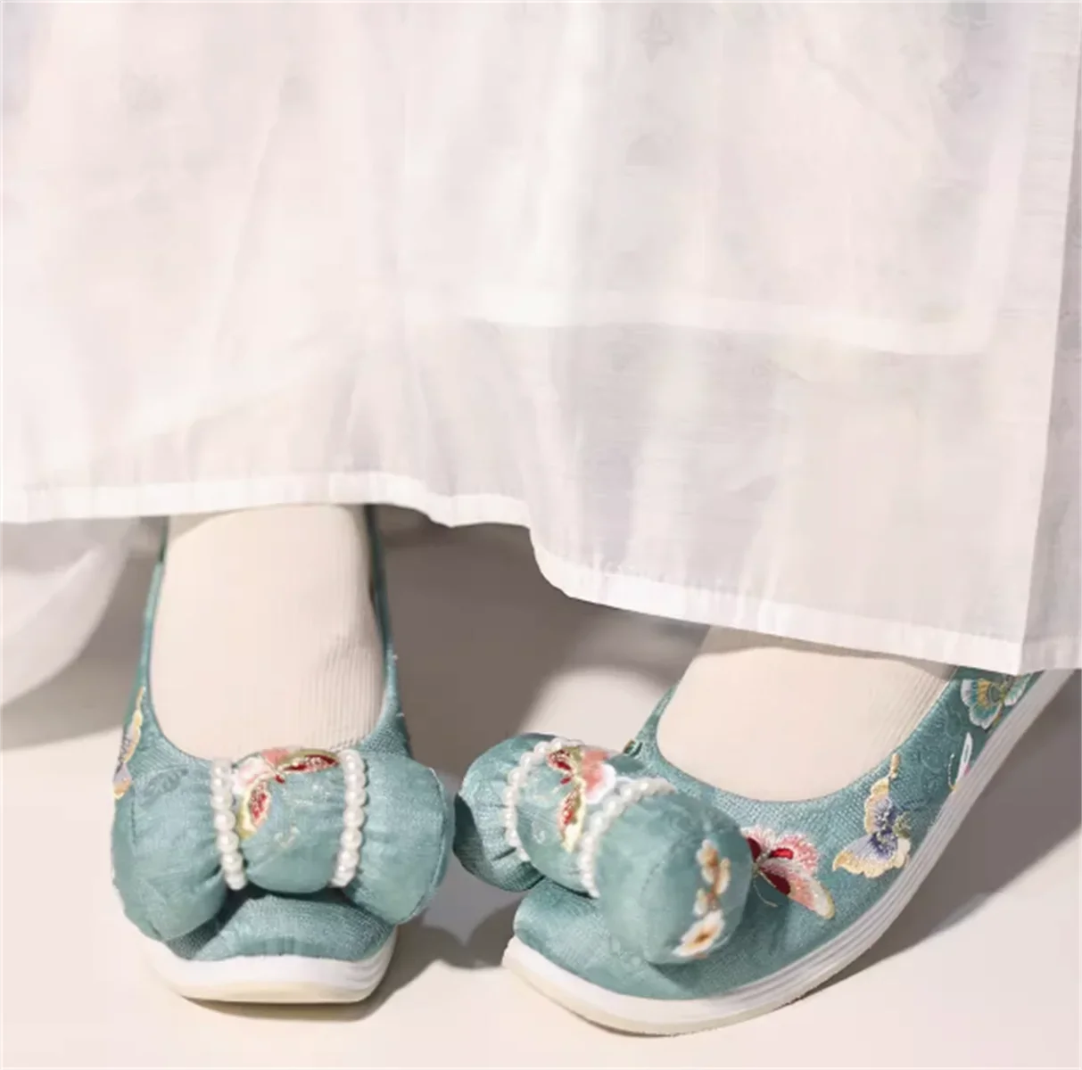 The height of the Hanfu heel inside the small pillow is 4cm view 4