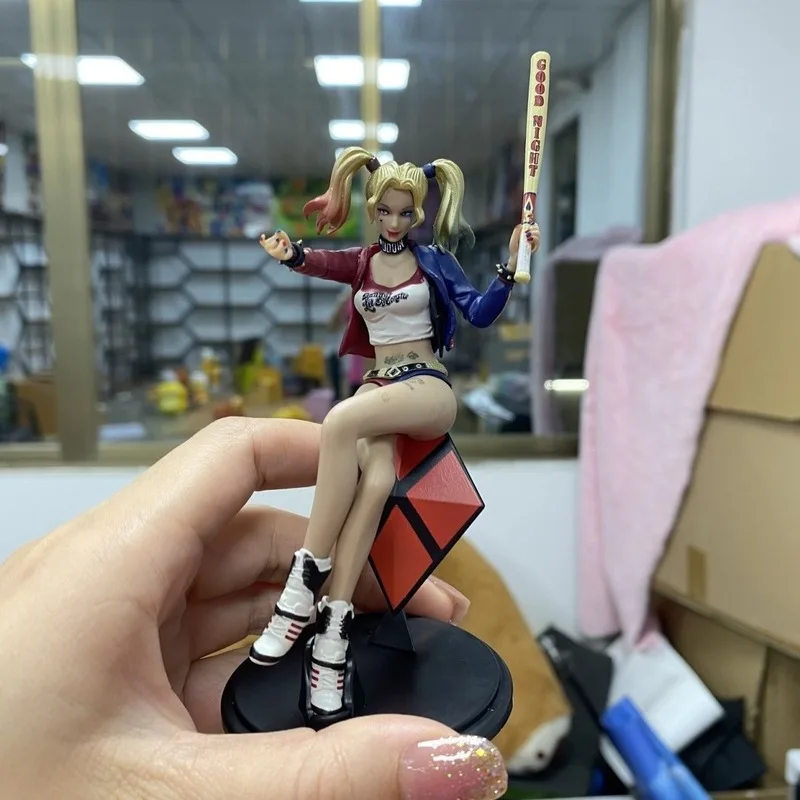 Harley Quinn 13cm Sitting Position Raptor Squad War Damaged Police Car Hand Made Pvc Model Case Display Gifts