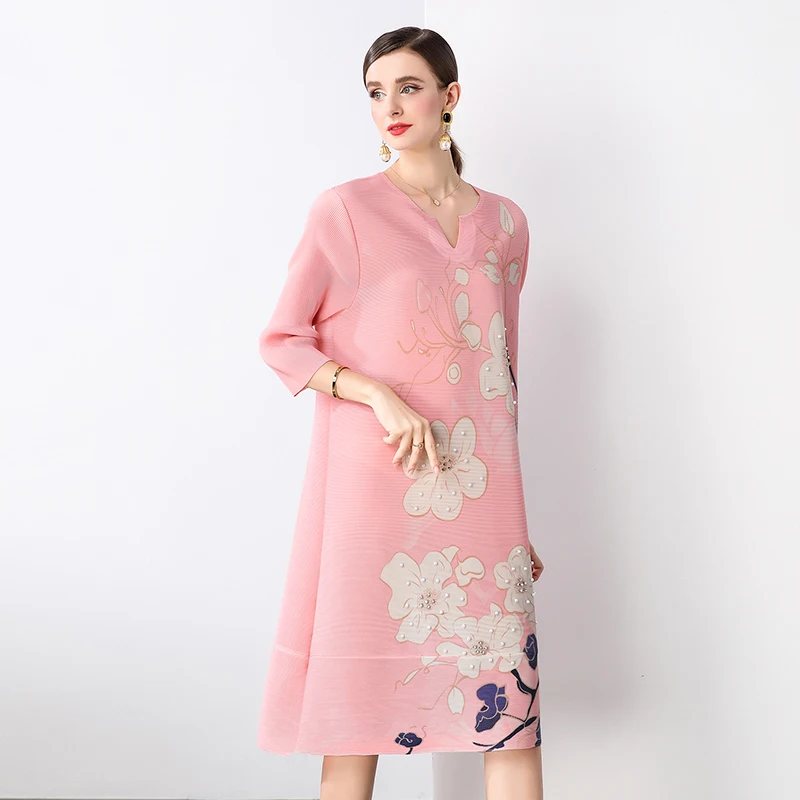 Miyake Autumn 2024 Arrival Dress Elegant Printed Design Middle-Aged Elderly Moms Pleated Skirt Loose Fit Pink Slimming Effect