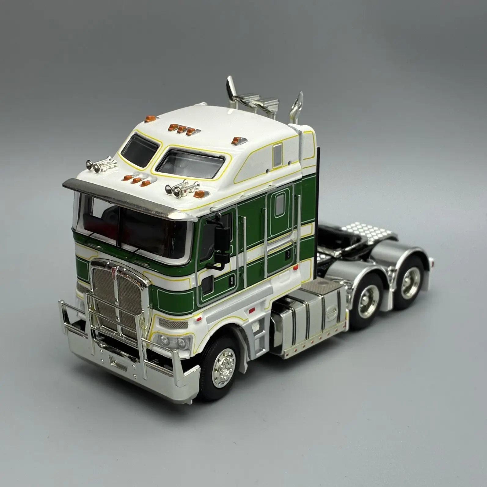 1:64 Scale Mj Kenworth K200 Transformers G1 Us Truck Tractor
