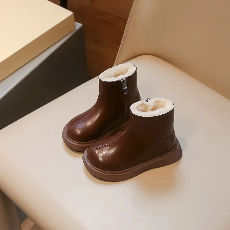 

Детские модные ботинки, простые ботильоны для девочек, черные детские короткие кожаные ботинки с боковой молнией и толстой подошвой, осень-зима 2024, новинка