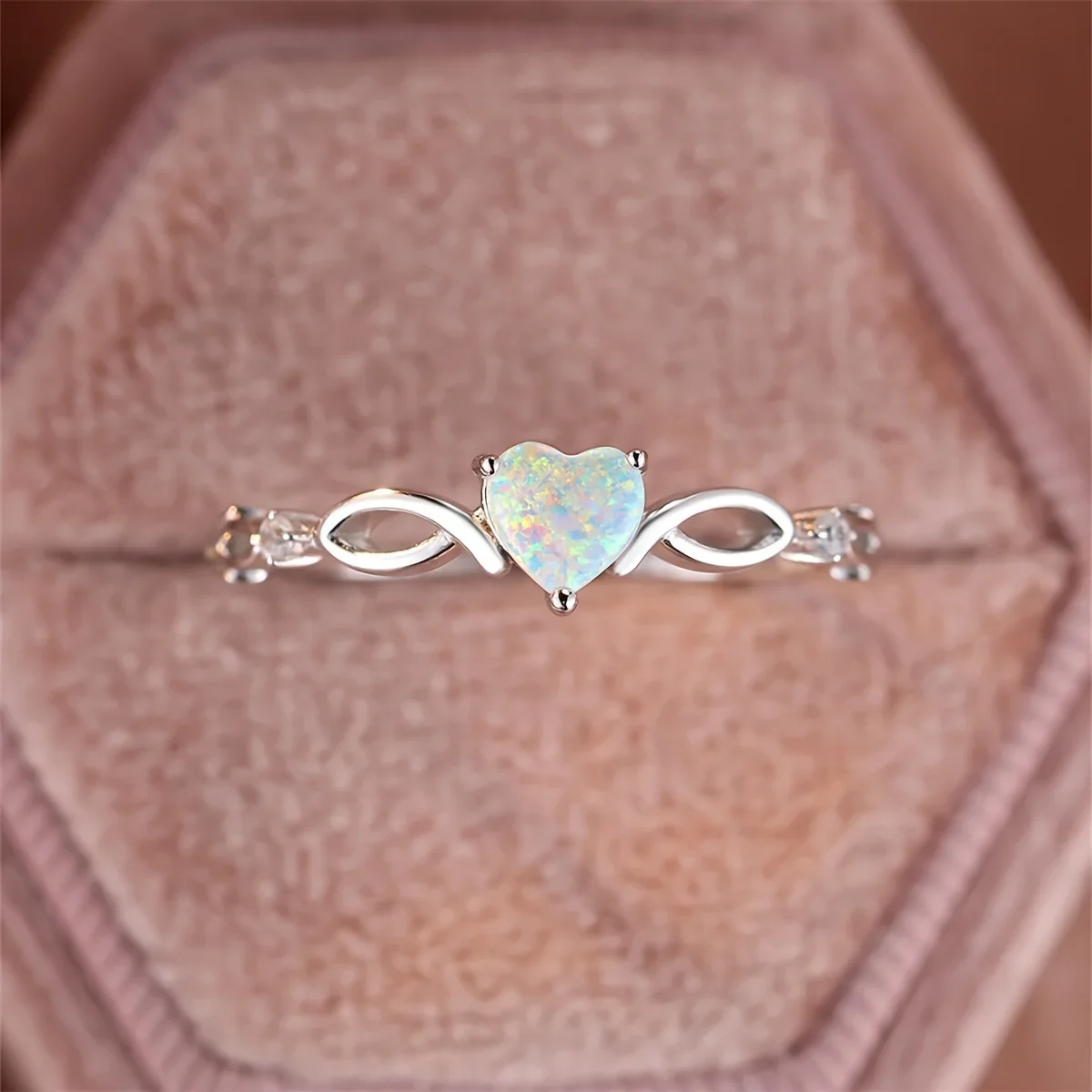 New Fashion Love Zircon Ring with Simple and Colorful Style Elegant Retro Women\'s Wedding Festival Party Accessories and Gifts