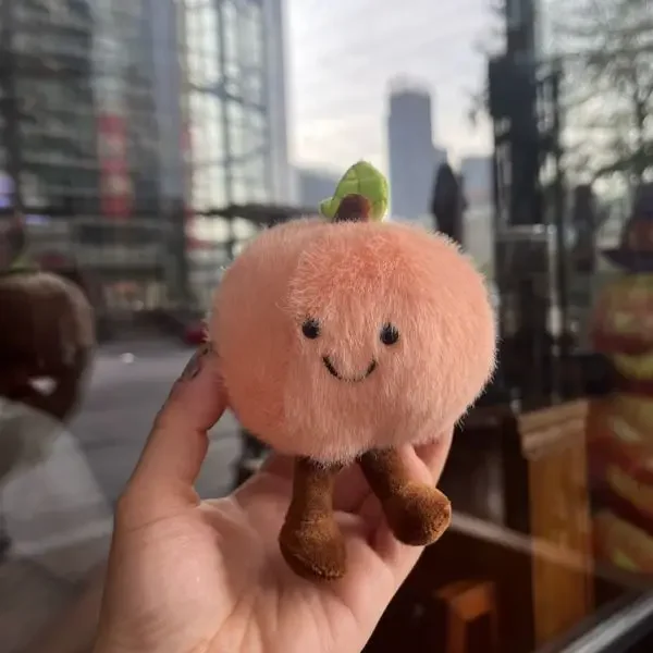 

Новая популярная кукла Kawaii с фруктами, персиком и ножками, улыбающееся лицо, фруктовая фигурка, подушка для косплея, декор для дивана, подарки на день рождения для детей 1p